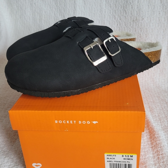 Women's Slip Ons - Picture 2 of 6